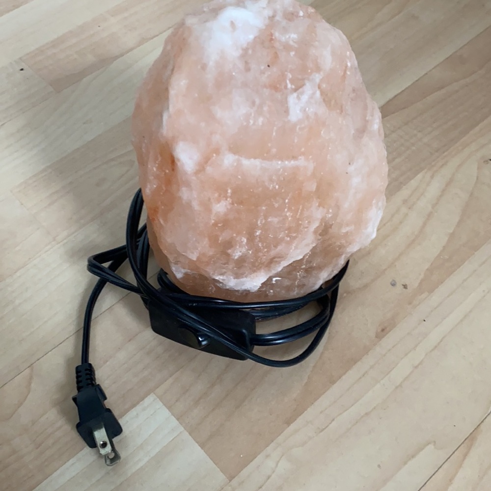 Salt lamp - Picture 2 of 2